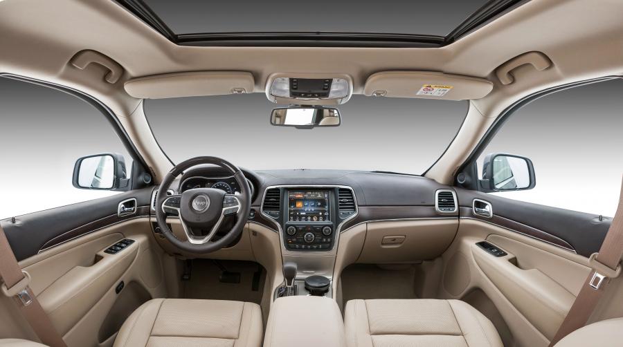 Торпедо Jeep Grand Cherokee Overland 2016 года  (LA) (фото 4 из 5)